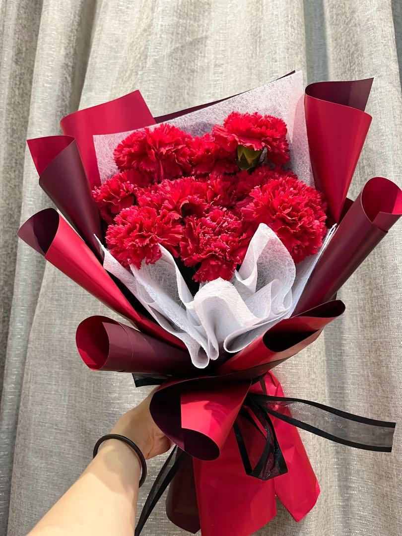 HBQ Red Carnations